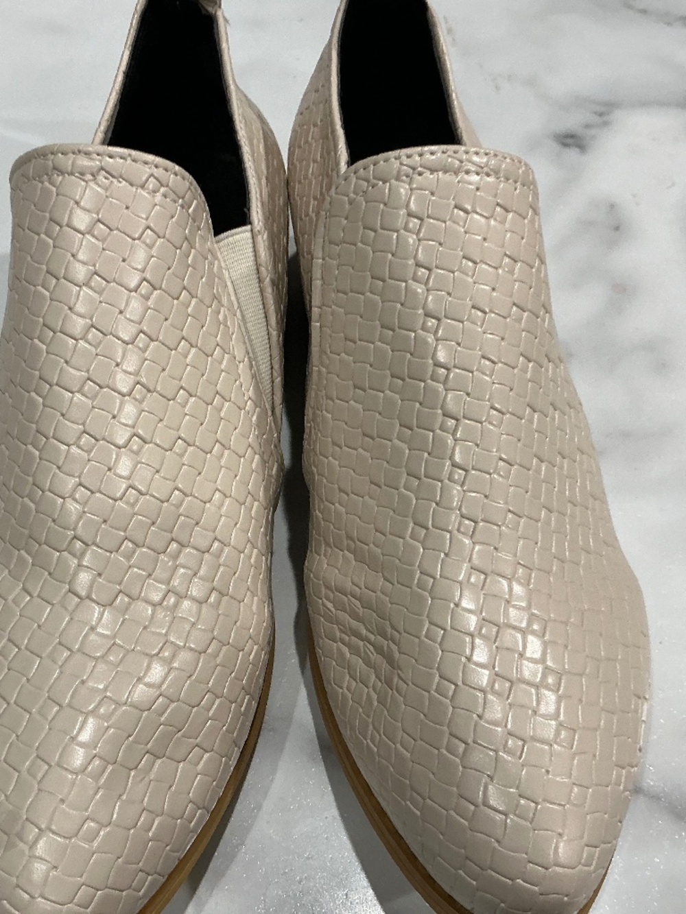 Very nice slip on shoes!